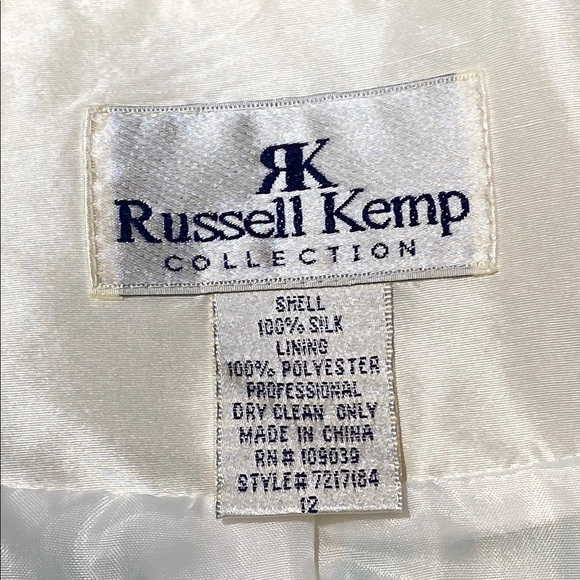 VNTG Russell Kemp 100% Silk Floral Blazer with Beaded Detailing - Picture 2 of 10